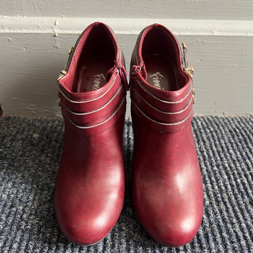 FIONI Red Ankle Boots with Smooth Leather and Decorative Straps